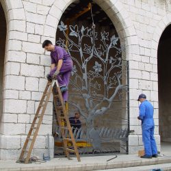 Instal·lació reixa a l’església de Sant Pere