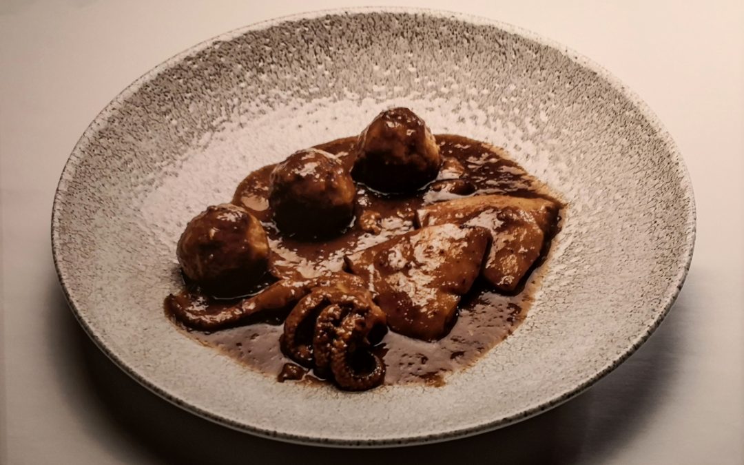 Sípia amb mandonguilles